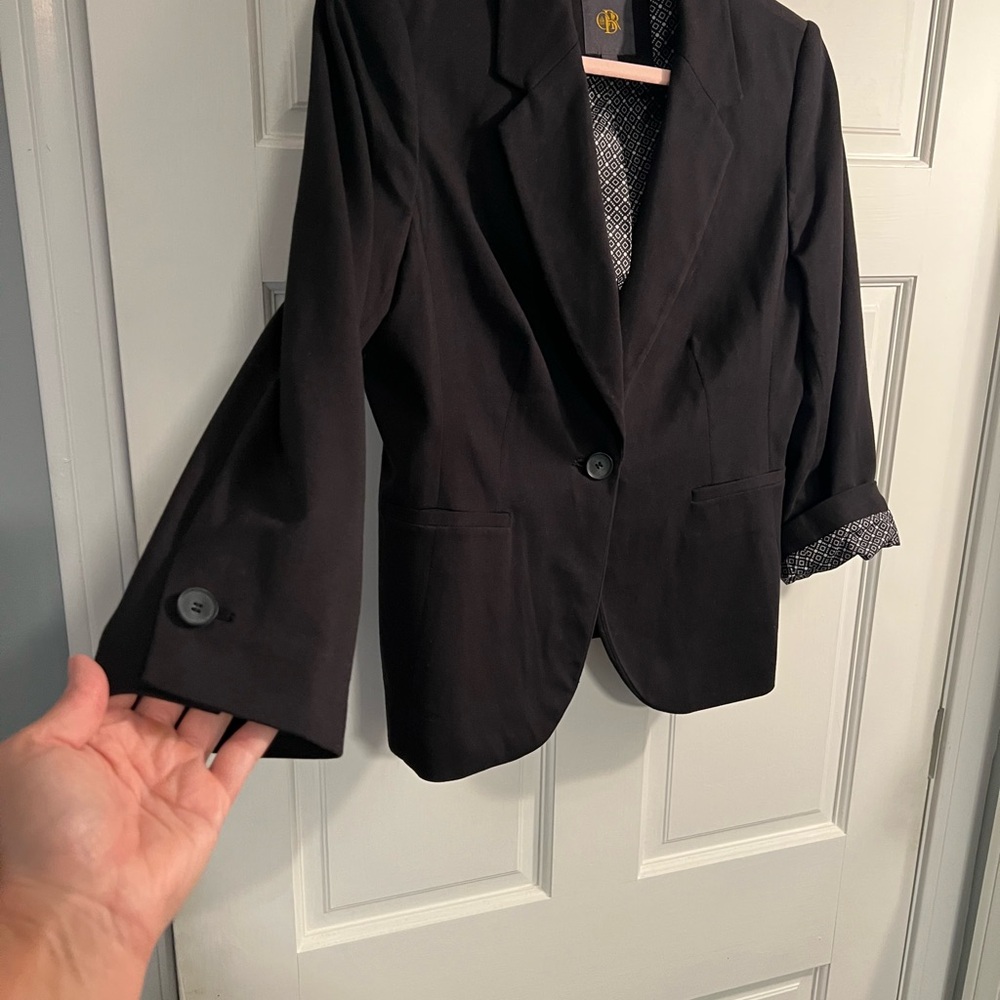 Black Blazer With Patterned Lining - image 2